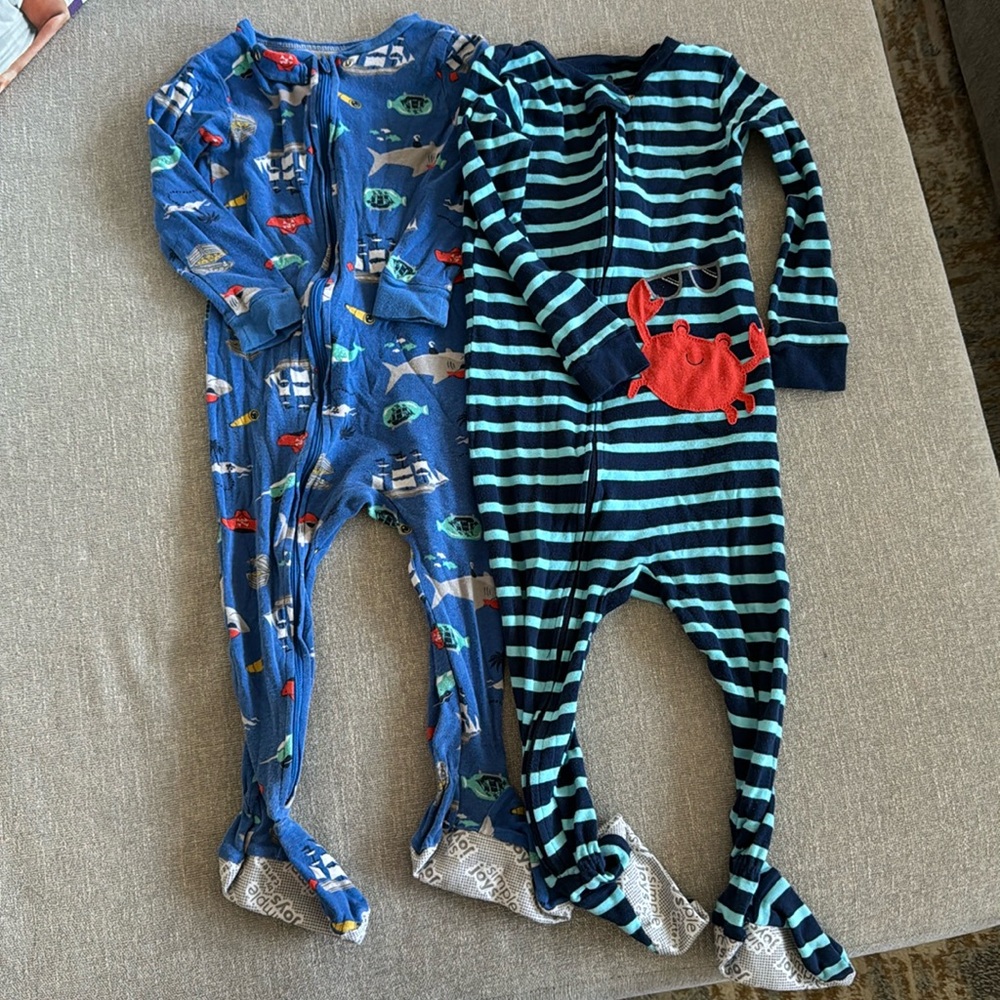 2 pieces Toddler 2t Footies
Pajamas